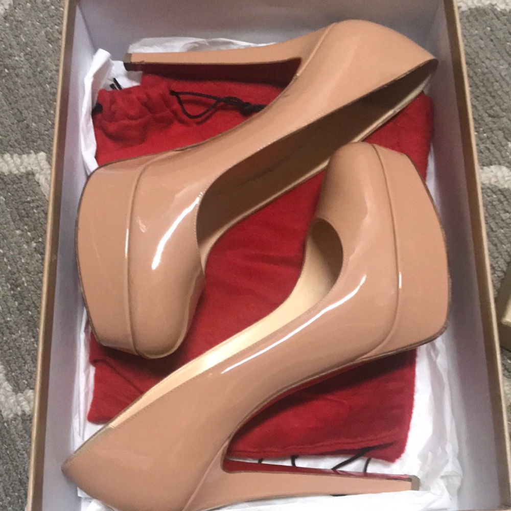 Christian Louboutin Bianca 140 patent calf 38.5